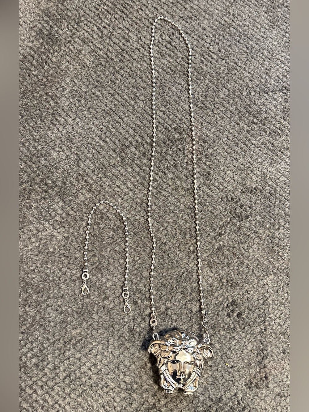 Silver Medusa Head Crossbody Bag - Picture 4 of 5